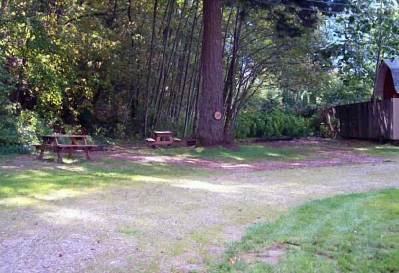 Holiday Motel & Rv Resort