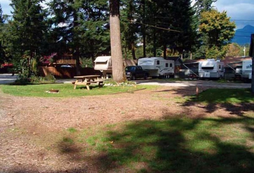 Holiday Motel & Rv Resort