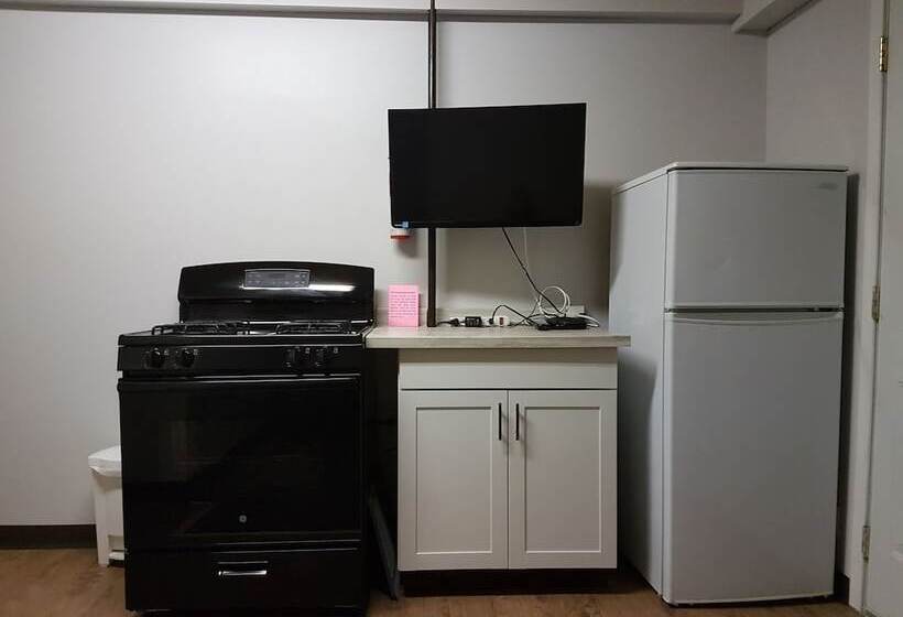 Holiday Motel & Rv Resort