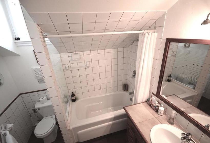 فندق 1842 Bed & Breakfast