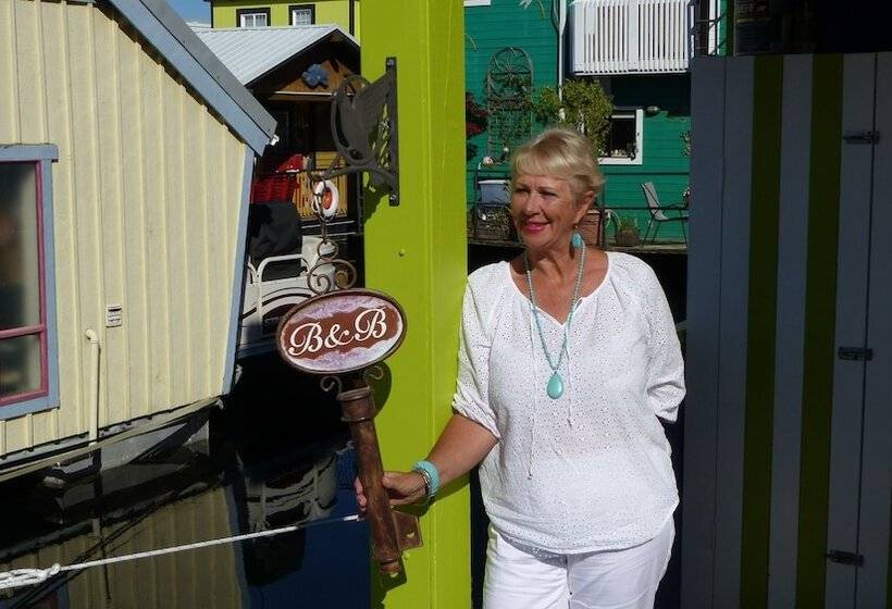 هتل A Float Home B&b In Fisherman’s Wharf