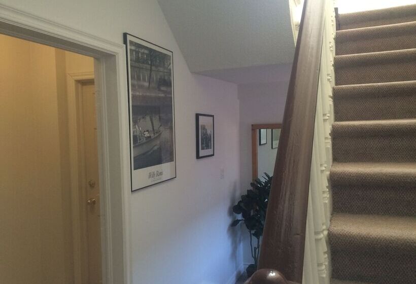 فندق Ada S Guesthouse