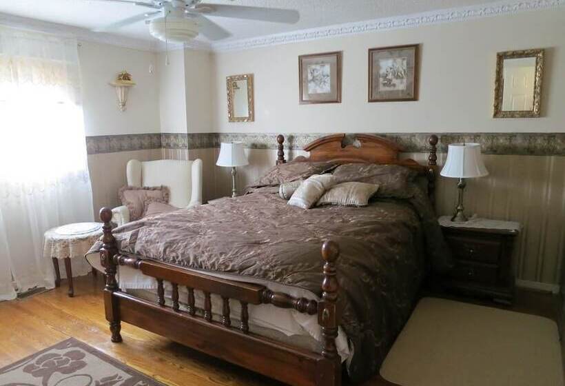 호텔 All Seasons Bed & Breakfast