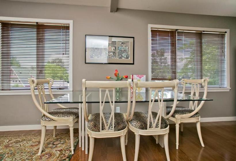 酒店 Alma Beach Manor