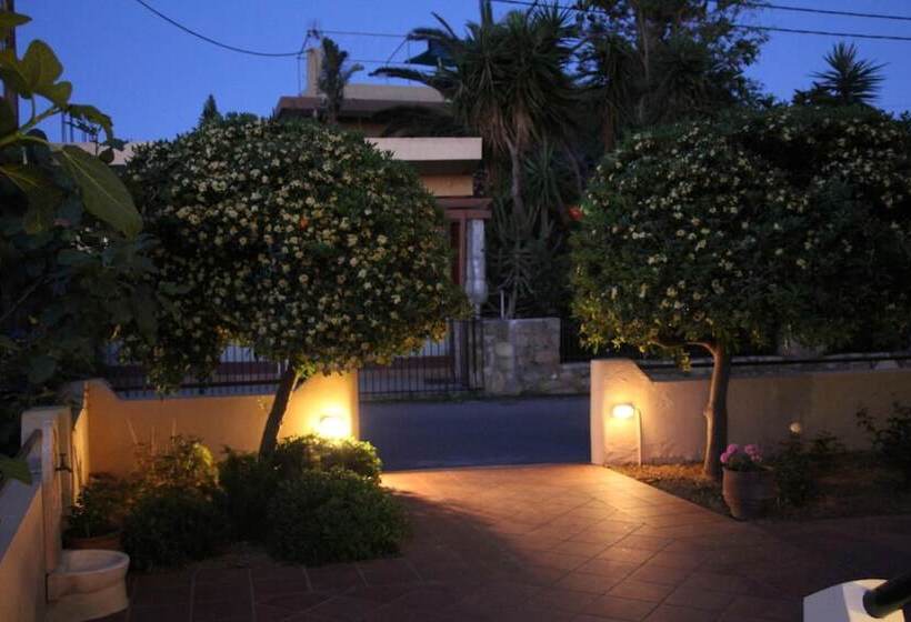 호텔 Argo Apartments