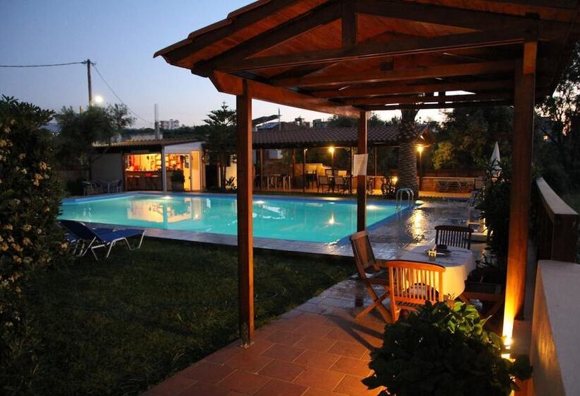 호텔 Argo Apartments