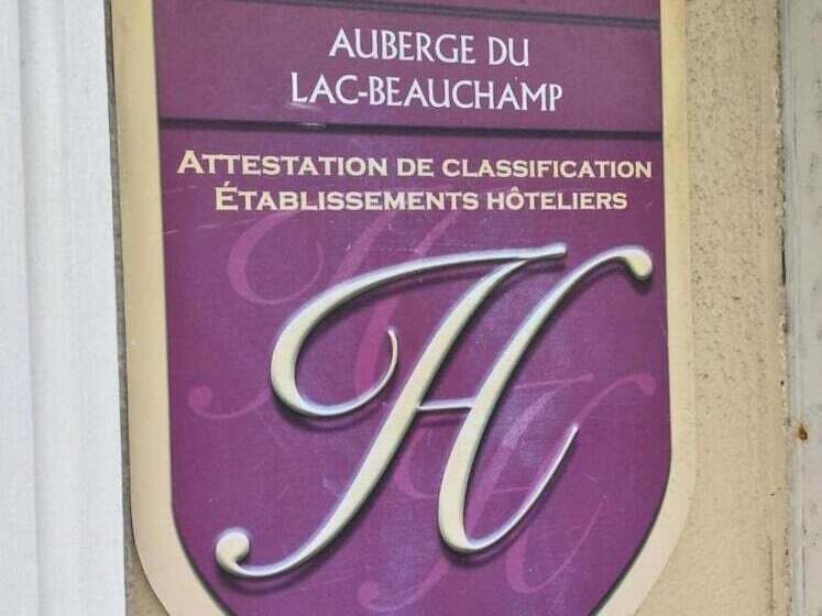 Отель Auberge Du Lac Beauchamp