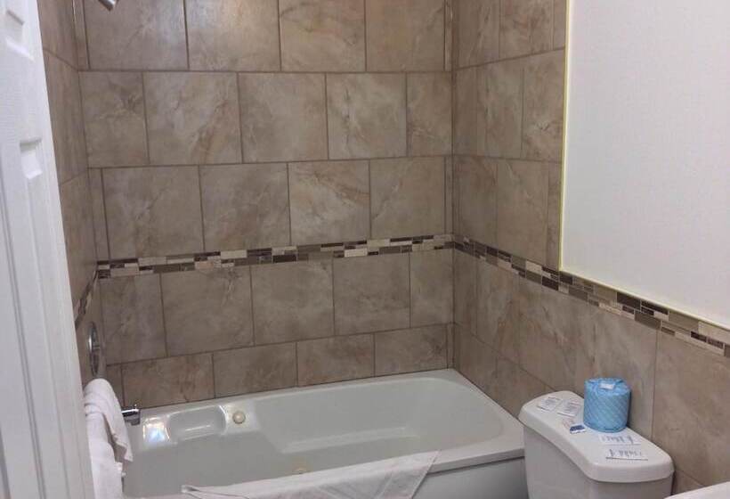 Отель Auberge Du Lac Beauchamp