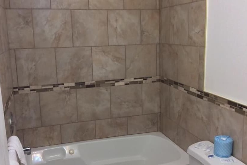 Отель Auberge Du Lac Beauchamp