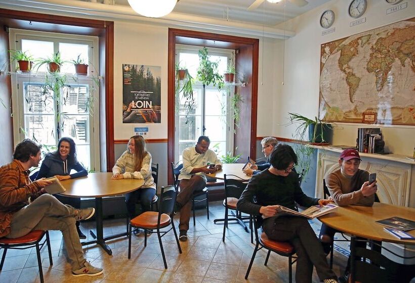 ホテル Auberge Internationale De Quebec   Hi Canada