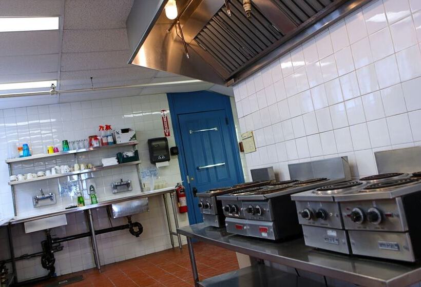 ホテル Auberge Internationale De Quebec   Hi Canada