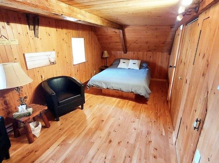 בית מלון כפרי Auberge Le P Tit Bonheur   Hostel