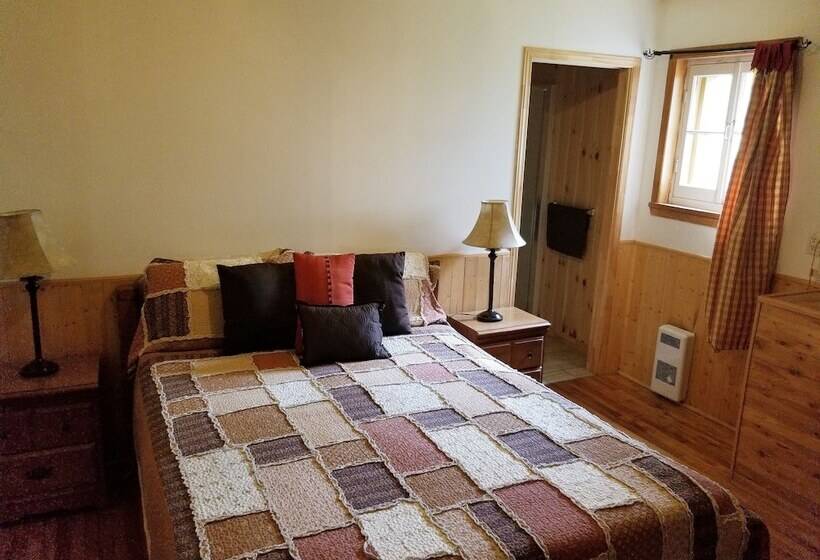 בית מלון כפרי Auberge Le P Tit Bonheur   Hostel