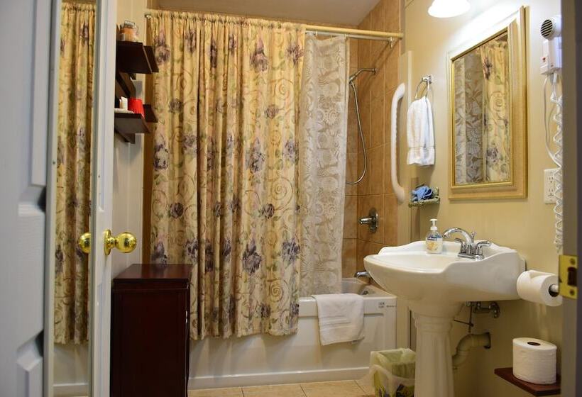 فندق Auberge Wild Rose Inn