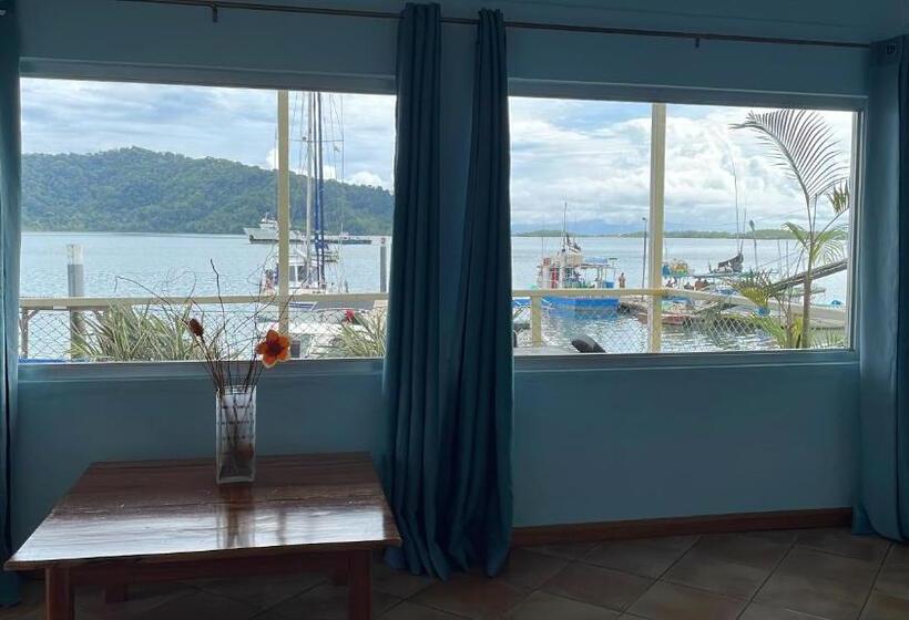 בית מלון כפרי Banana Bay Marina