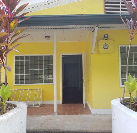 בית מלון כפרי Banana Bay Marina