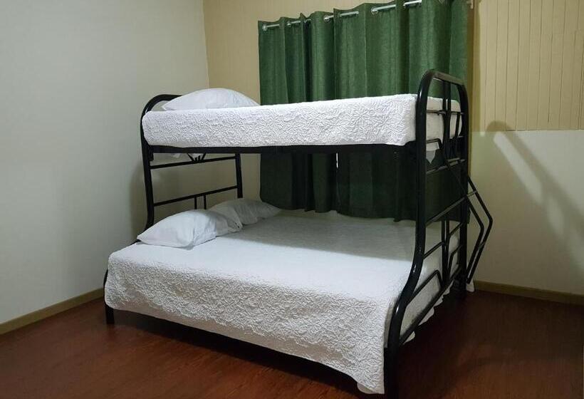 בית מלון כפרי Banana Bay Marina