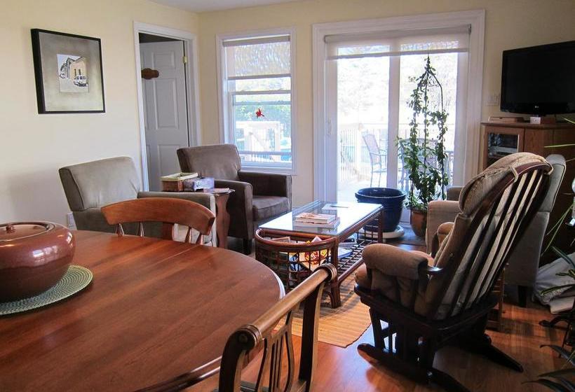 فندق Twin Pines Bed And Breakfast