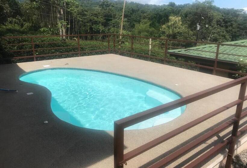 فندق Big Bamboo De Uvita