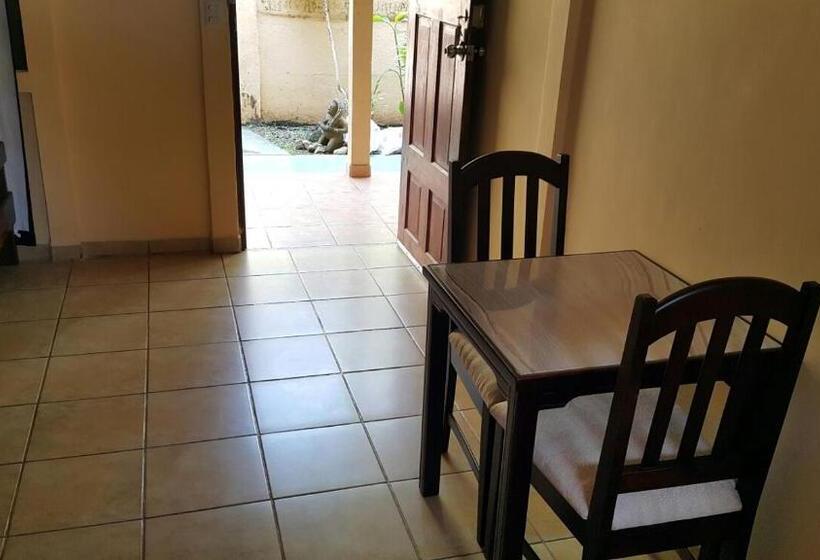 فندق Big Bamboo De Uvita