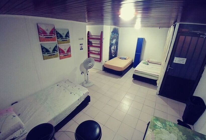 בית מלון כפרי Blue Almond Hostel San Andres