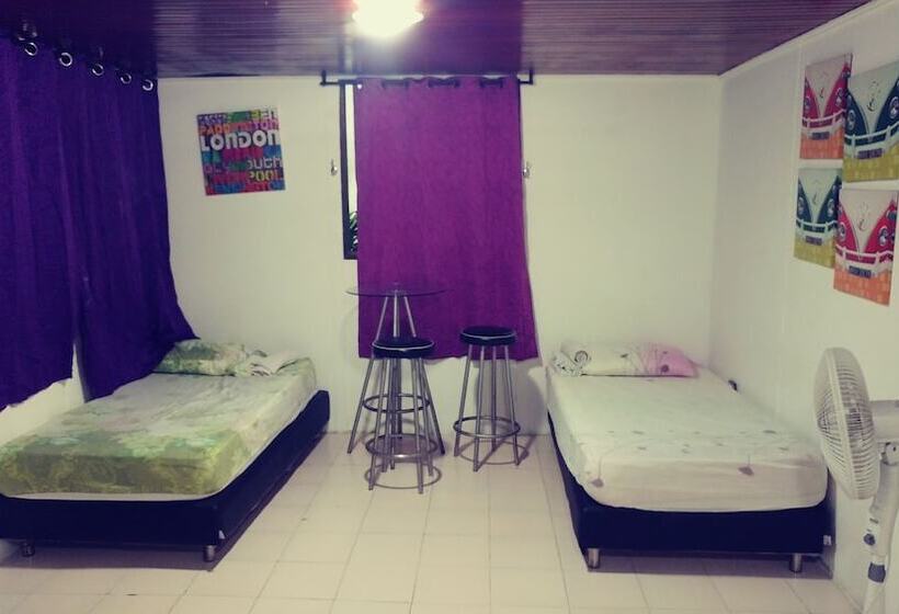 בית מלון כפרי Blue Almond Hostel San Andres