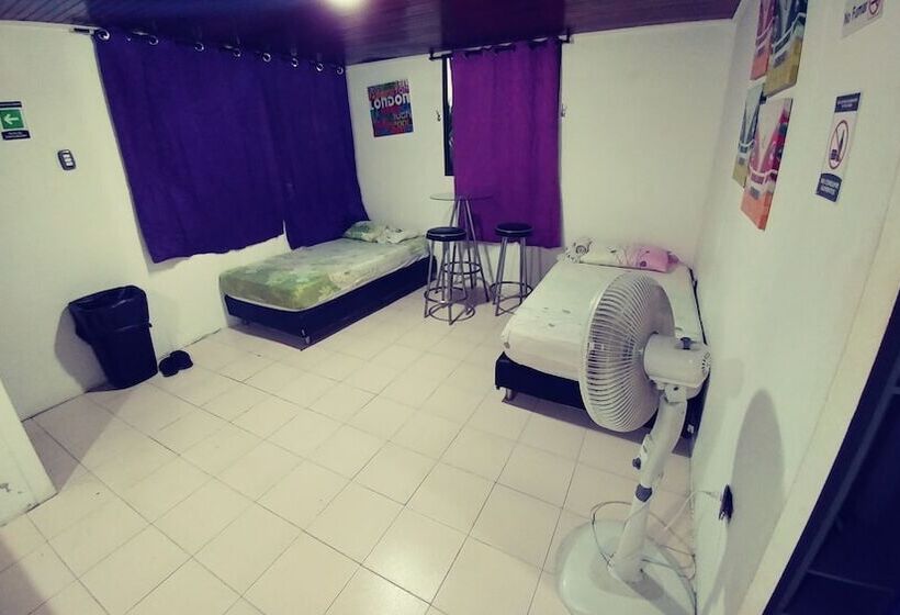 בית מלון כפרי Blue Almond Hostel San Andres