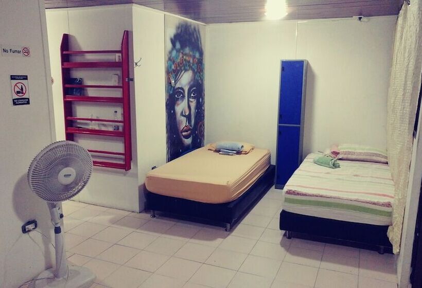 בית מלון כפרי Blue Almond Hostel San Andres