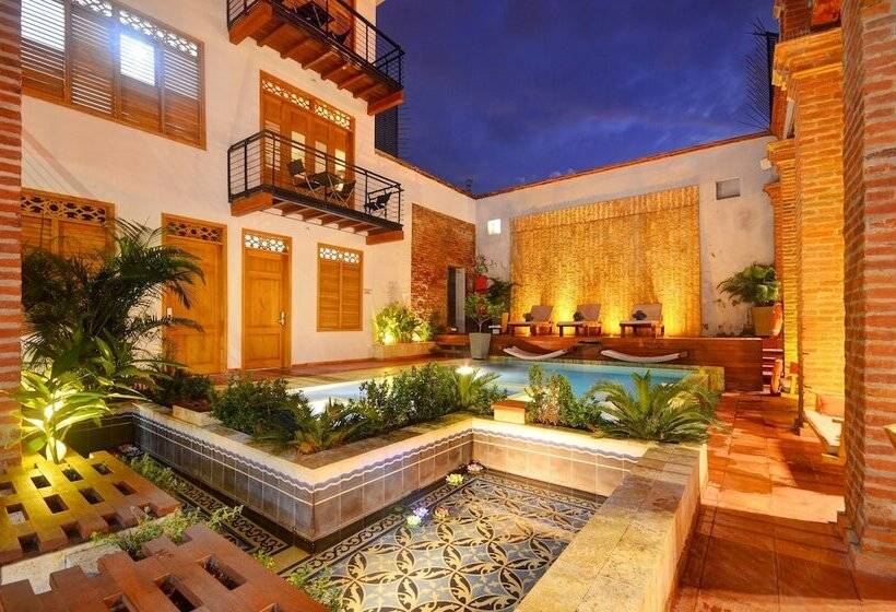 هتل Boutique Casa Carolina