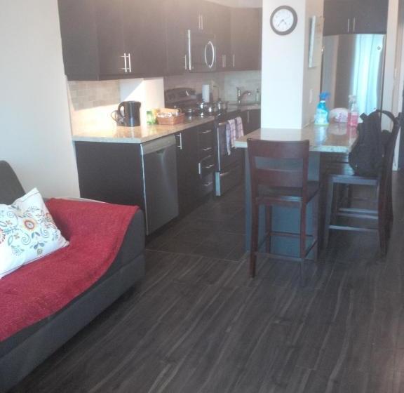 هتل By The Lake Suite - City View