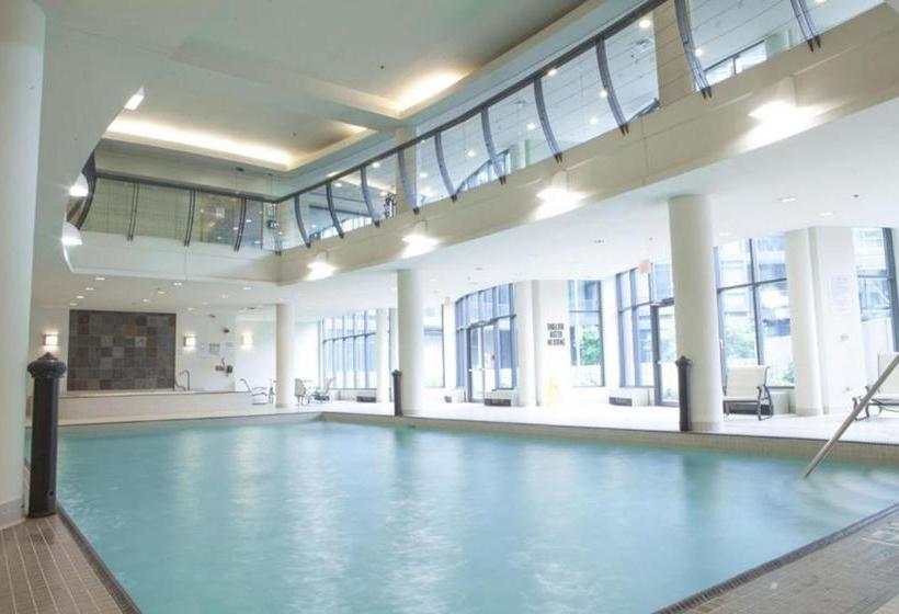 هتل By The Lake Suite - City View