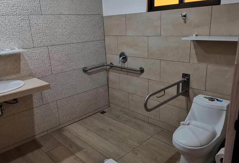 호텔 Cabinas El Colibri