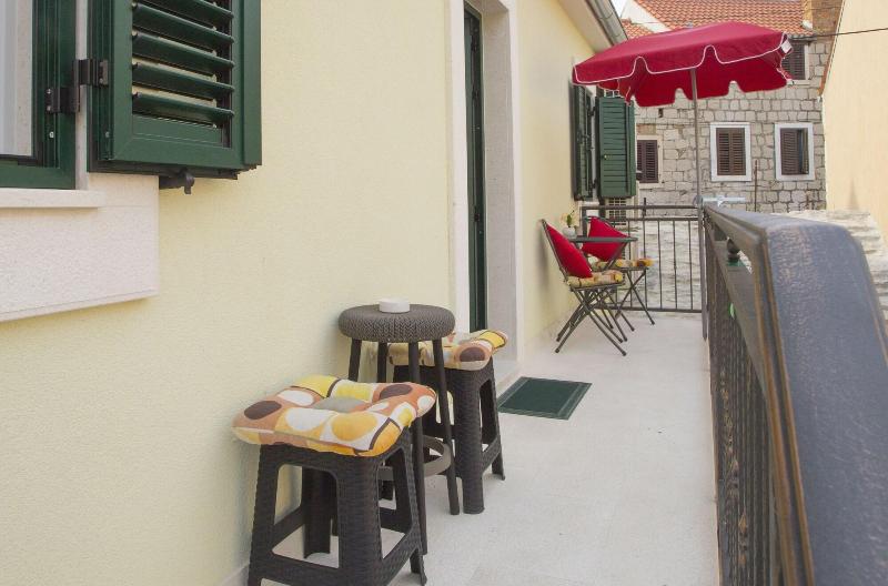 Отель Central Old Town Rooms