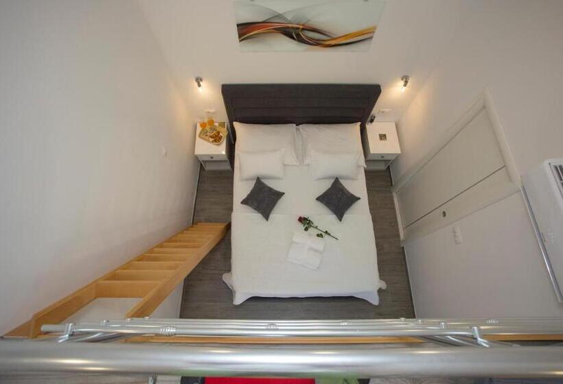 Отель Central Old Town Rooms