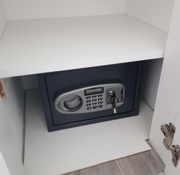 Отель Central Old Town Rooms