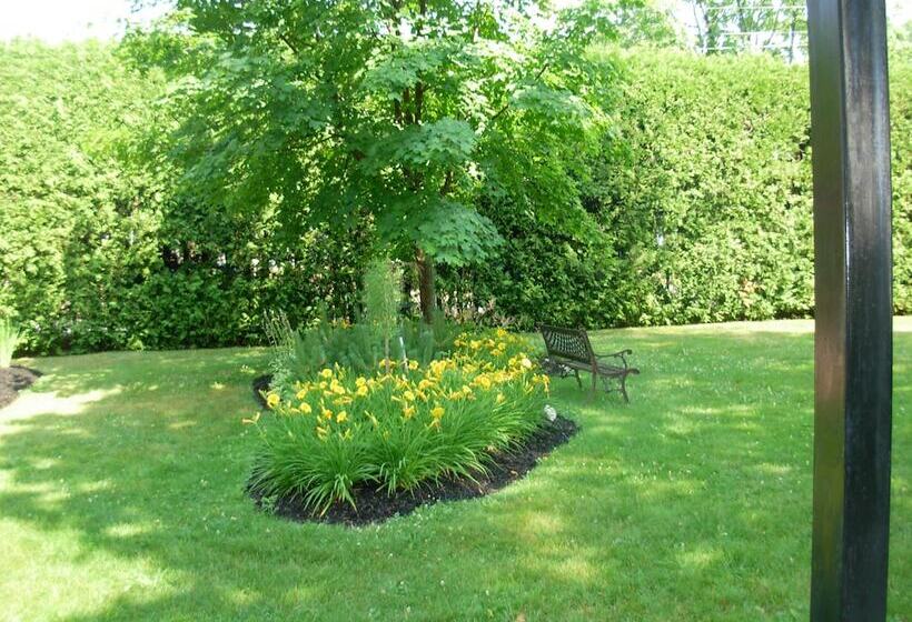 Отель Chez Truchon Bistro Auberge