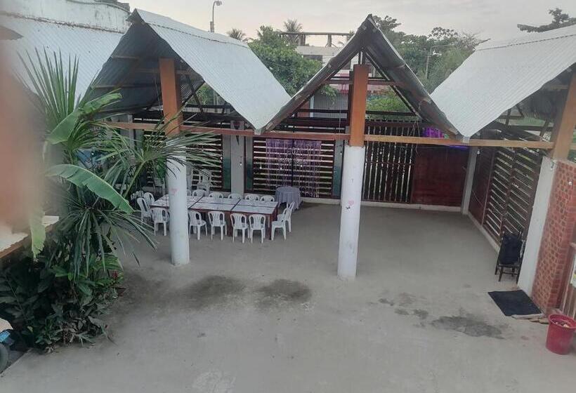 هتل Chimicuas House