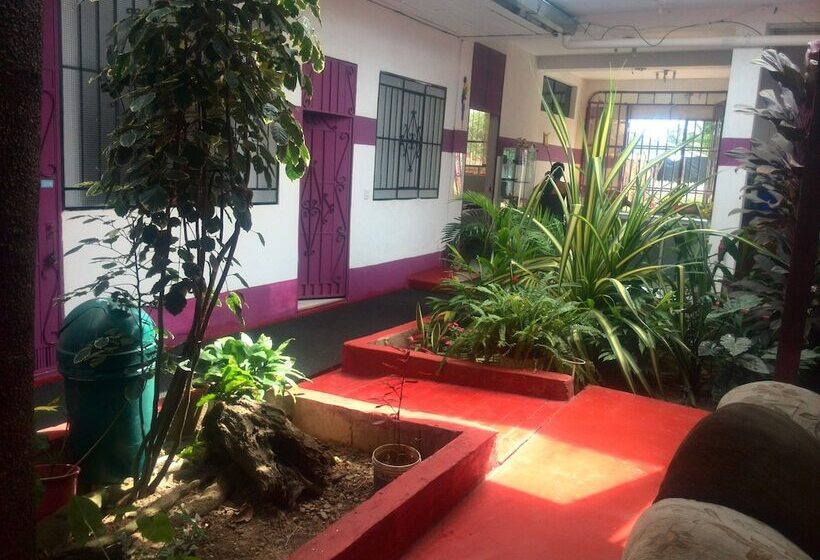 هتل Chimicuas House