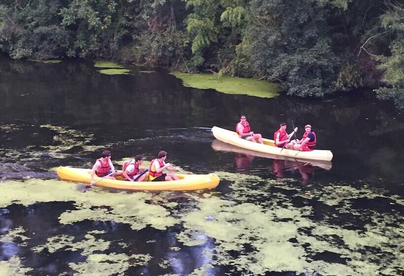 בית מלון כפרי Château De Saint Loup