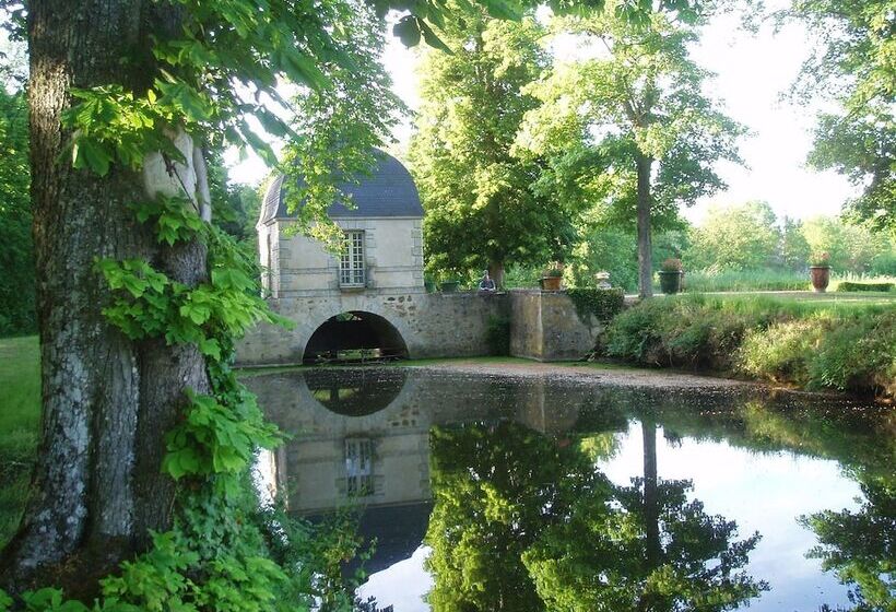 בית מלון כפרי Château De Saint Loup