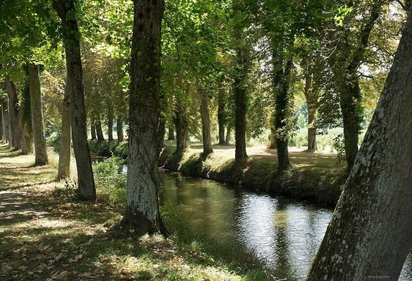 בית מלון כפרי Château De Saint Loup