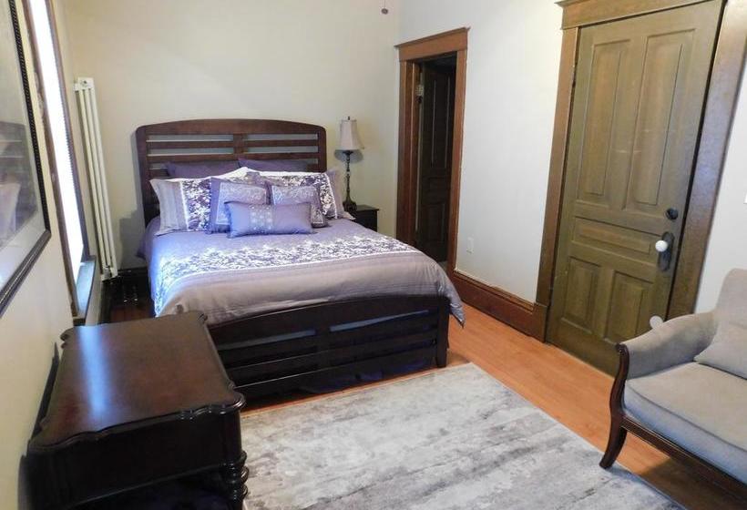 هتل Coach House At Jordan Station