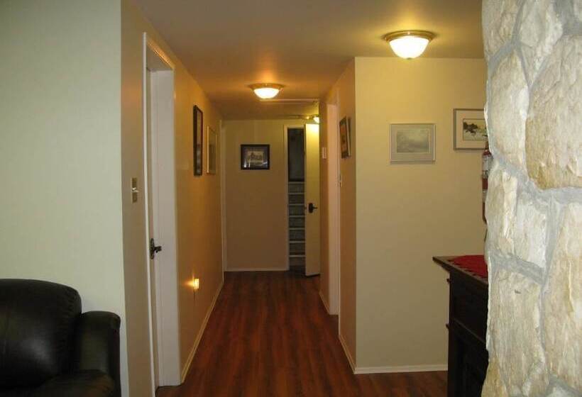 فندق Country Comfort Bed & Breakfast