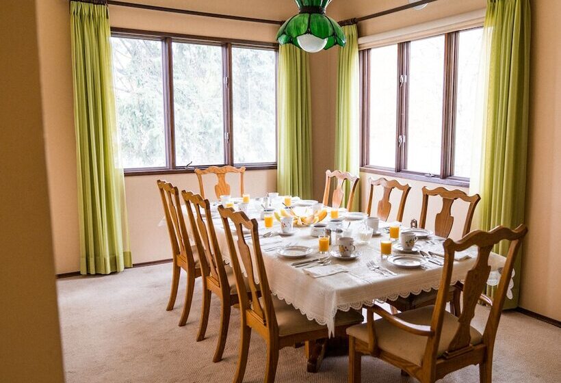 فندق Country Comfort Bed & Breakfast