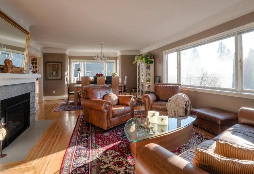 ホテル Crystal S View Bed & Breakfast