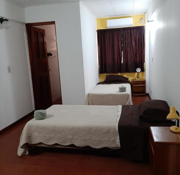 فندق Hostel Tajalín