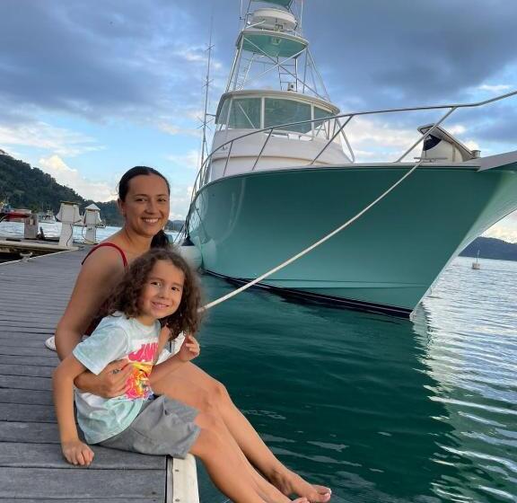 فندق Fish Hook Marina