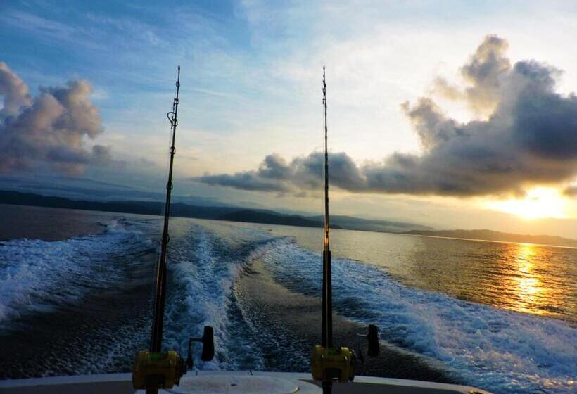 فندق Fish Hook Marina