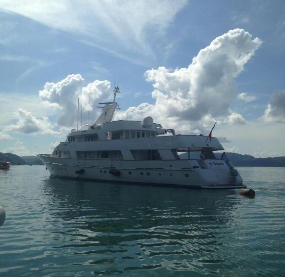 فندق Fish Hook Marina