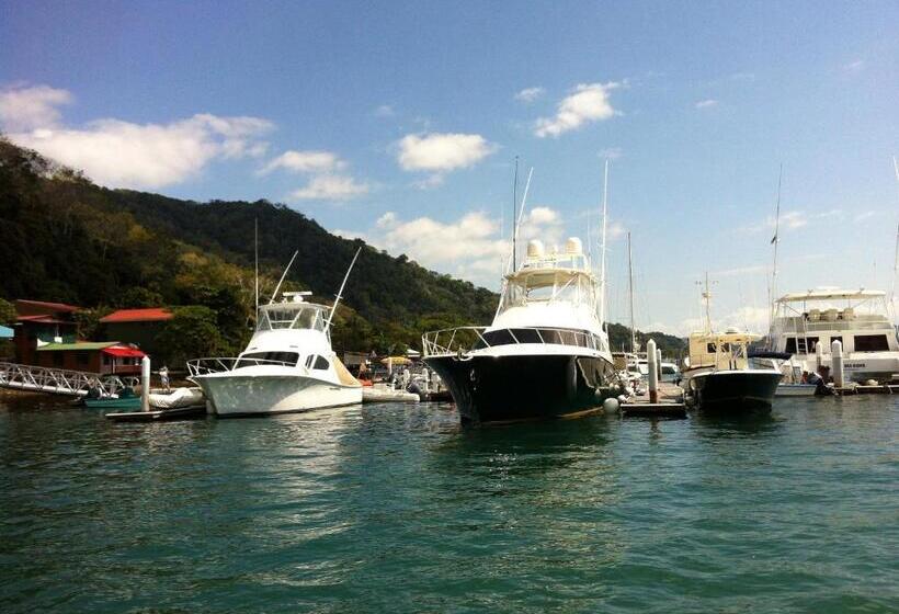 فندق Fish Hook Marina